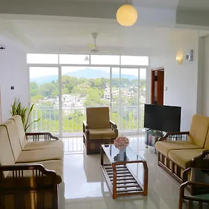 Serene Gasthof Kandy